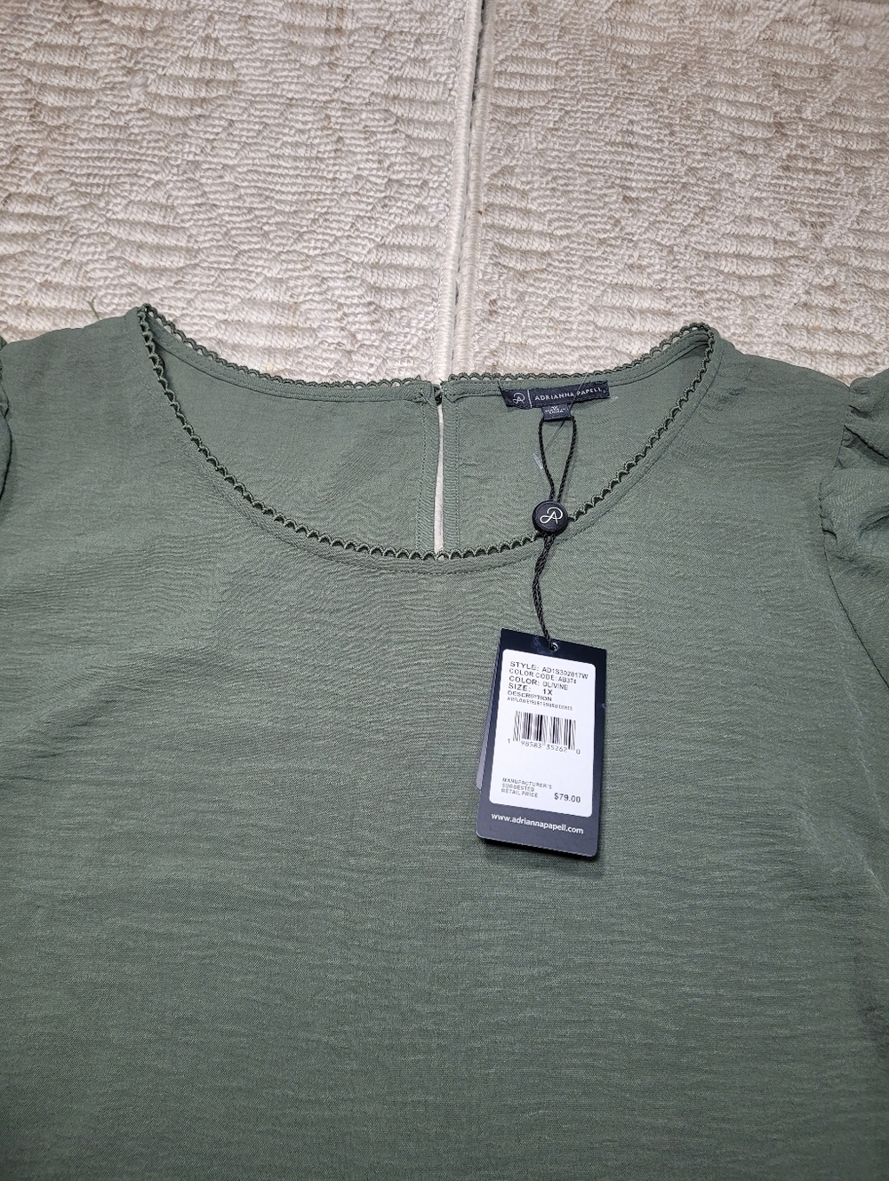 NWT Adrianna Papell Olive Green Puff Sleeve Top Scalloped Eyelet Hem 1X - Picture 2 of 16